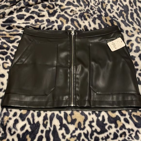 Free People Maya Mod Vegan Mini Skirt. NWT 💕 - Picture 2 of 9